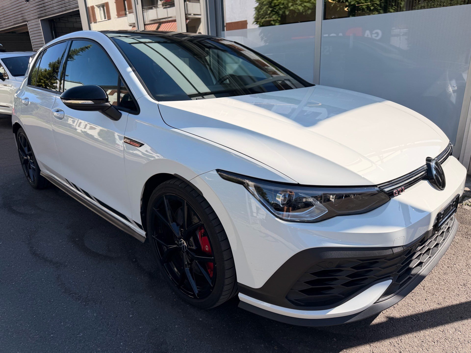 VW Golf GTI CLUBSPORT *** TOPAUSSTATTUNG MIT LEDER VIENNA ***-image-2