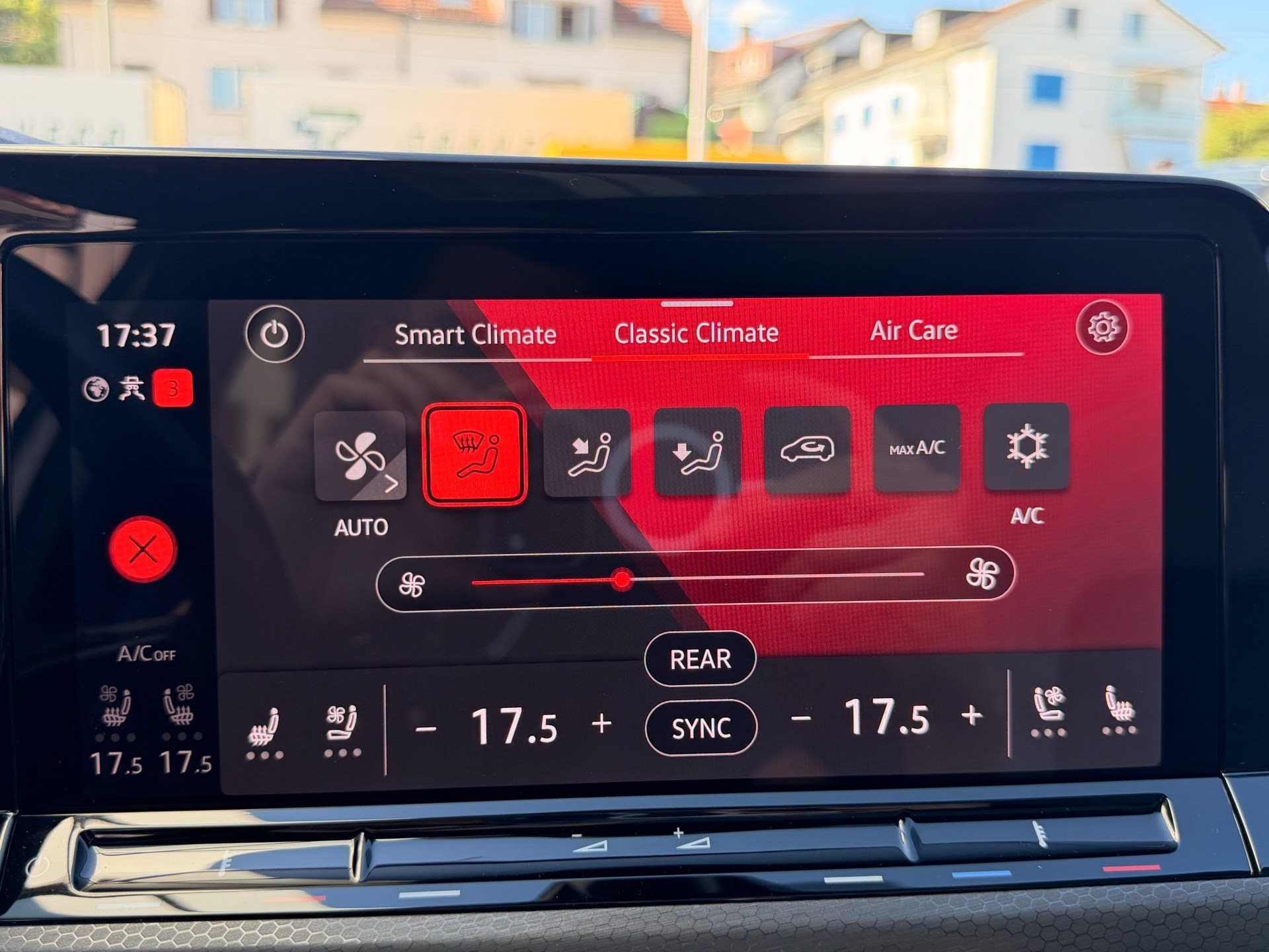 VW Golf GTI CLUBSPORT *** TOPAUSSTATTUNG MIT LEDER VIENNA ***-image-22