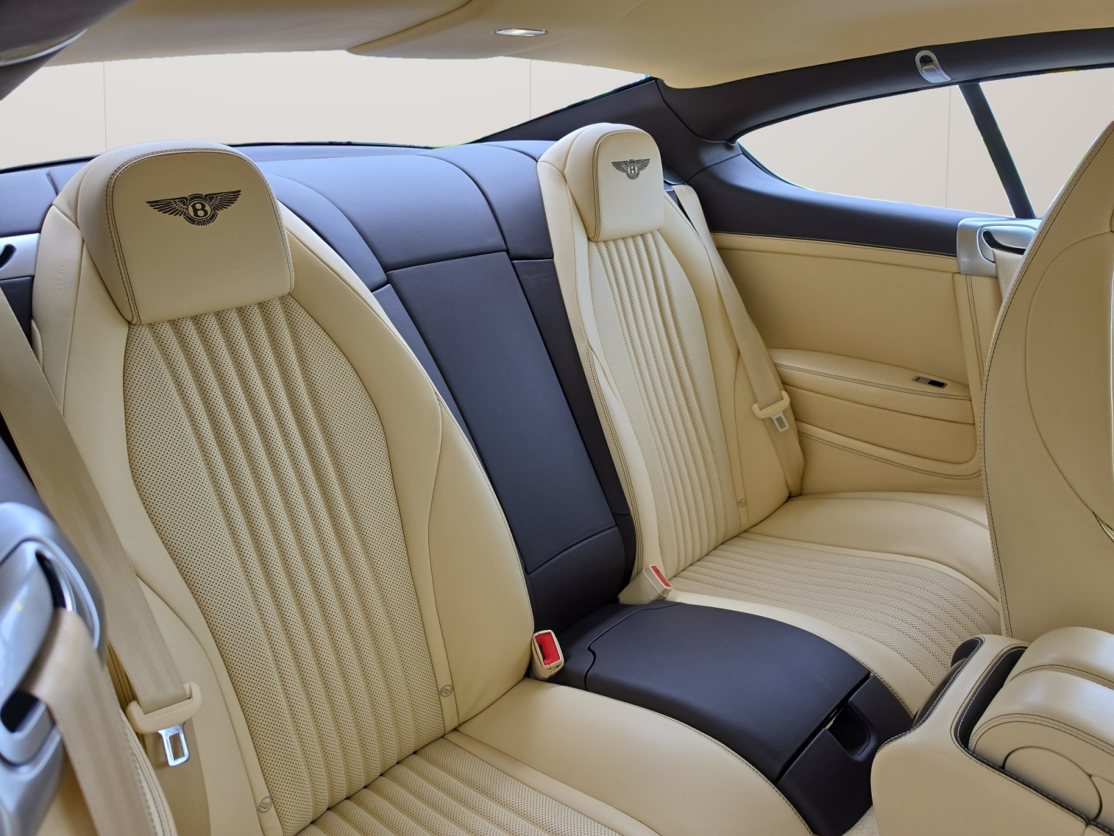 BENTLEY Continental GT 4.0 V8 Facelift- einer der letztgebauten Serie II-image-15
