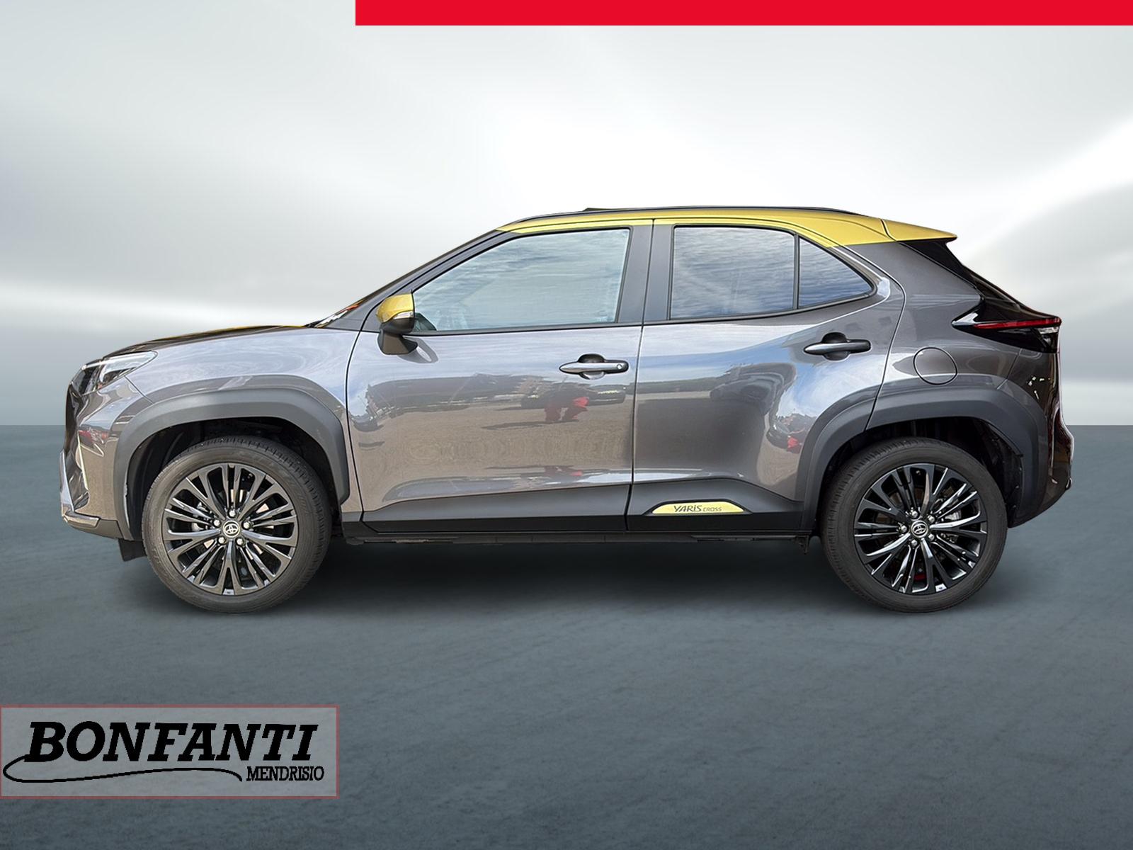 TOYOTA Yaris Cross 1.5 VVT-i HSD Adventure AWD-i-image-2