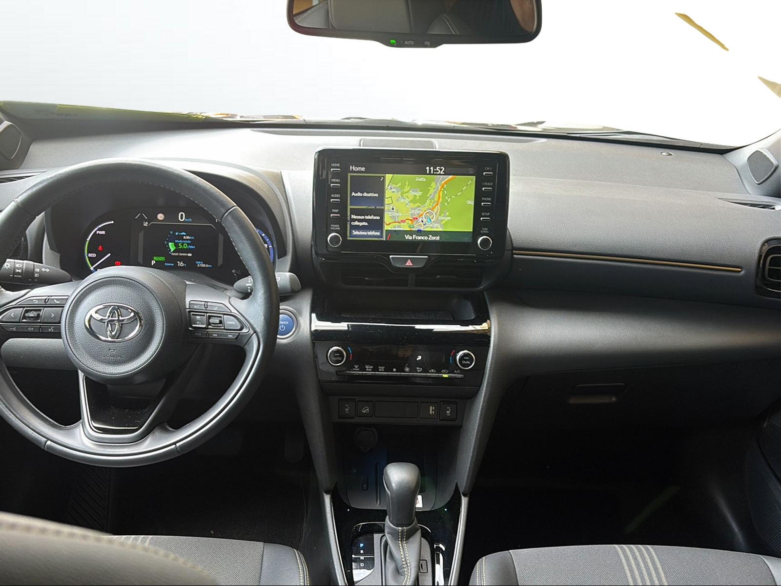 TOYOTA Yaris Cross 1.5 VVT-i HSD Adventure AWD-i-image-10