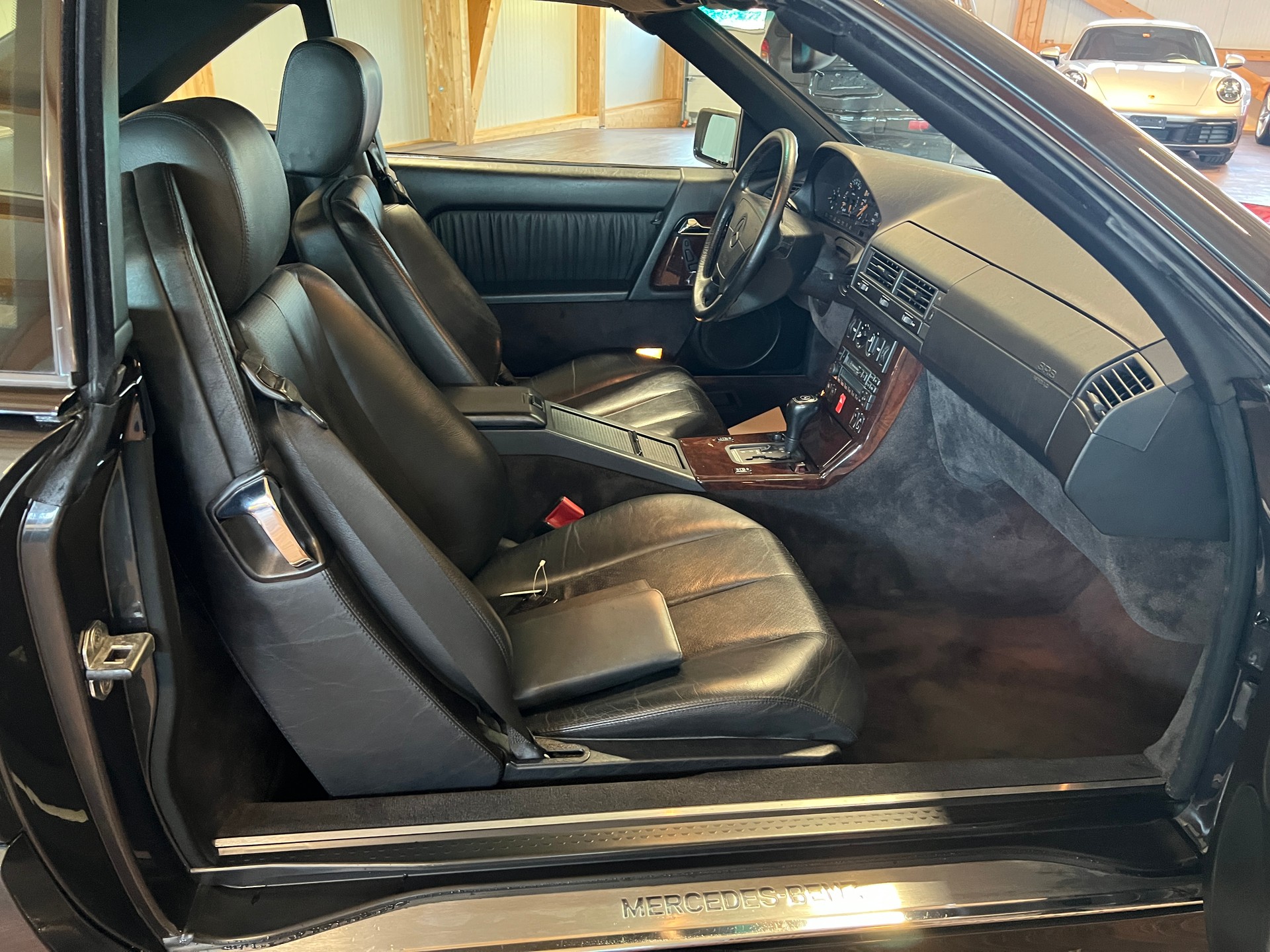 MERCEDES-BENZ SL 280-image-12