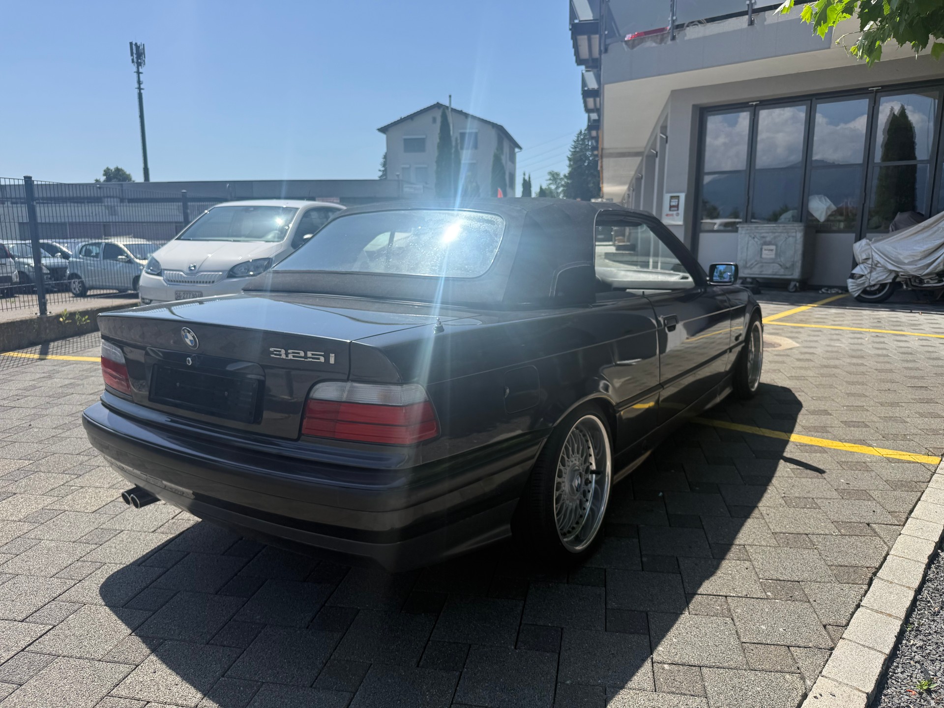 BMW 325-image-3