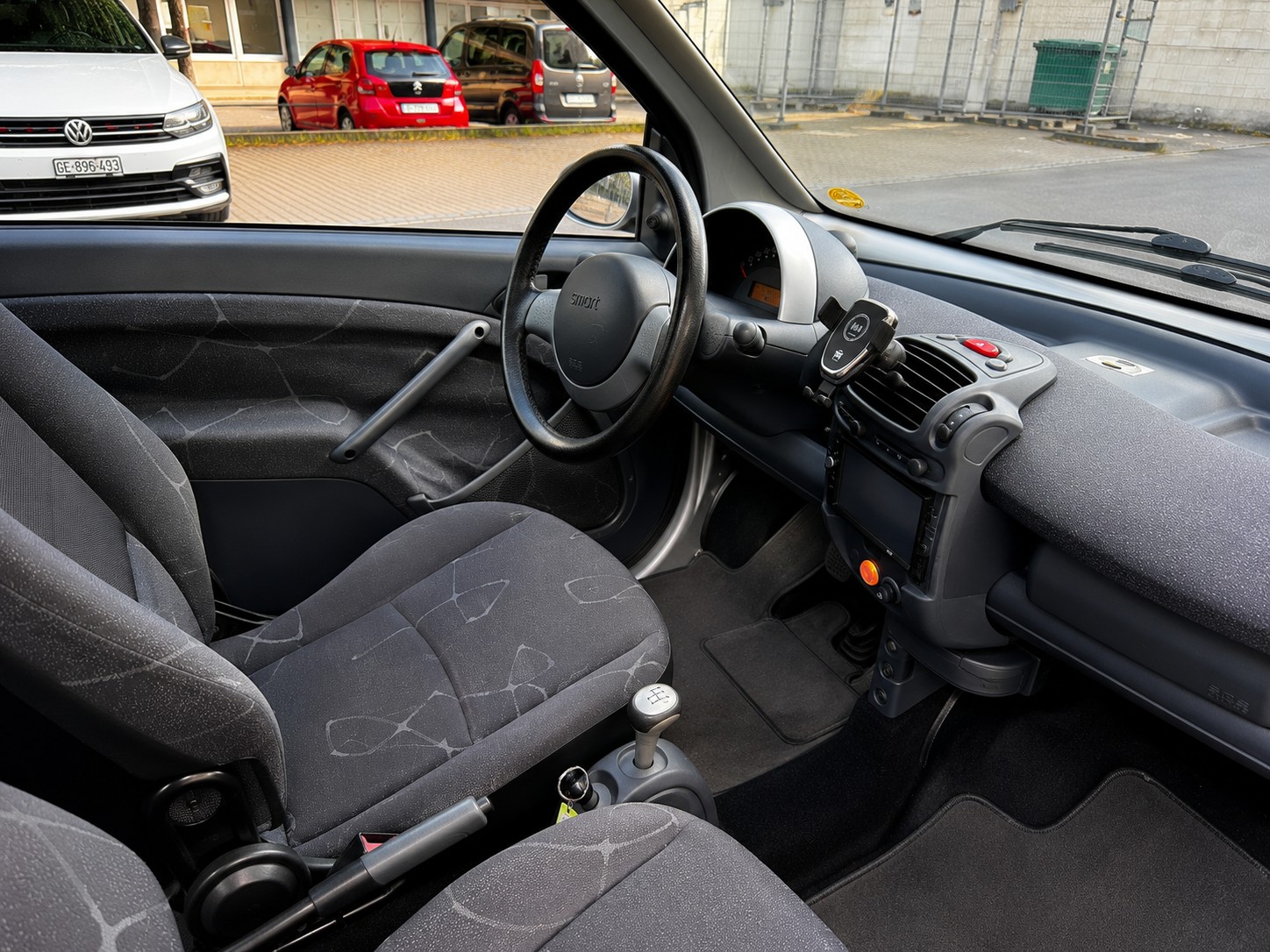 SMART FORTWO-image-4