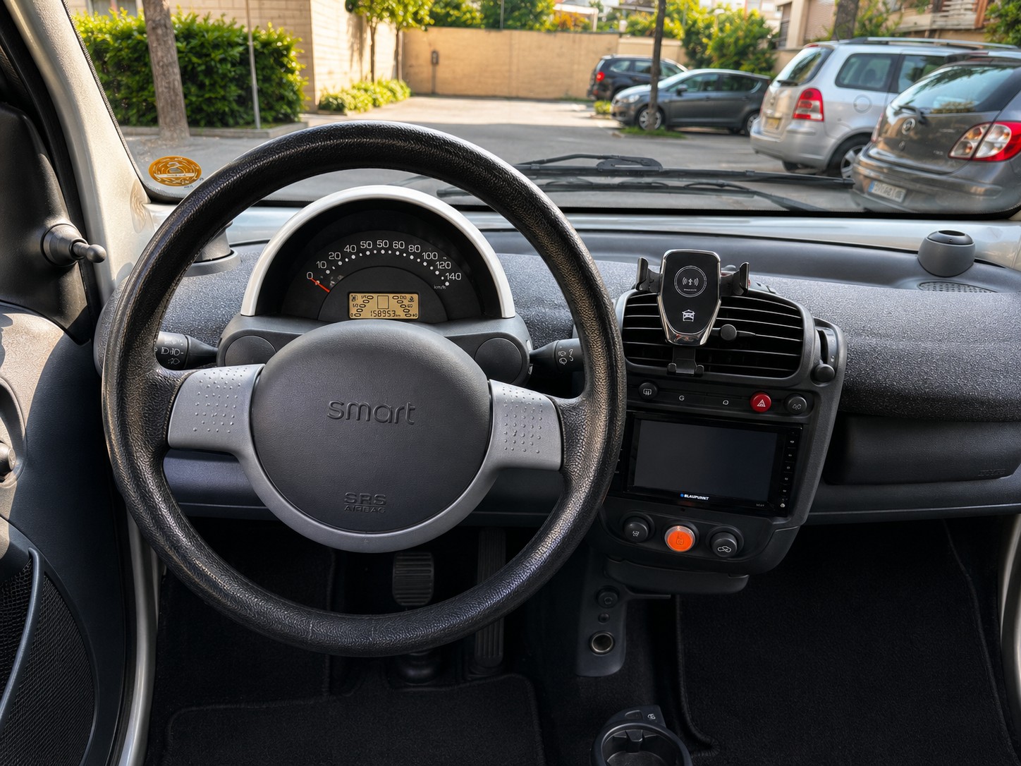 SMART FORTWO-image-1