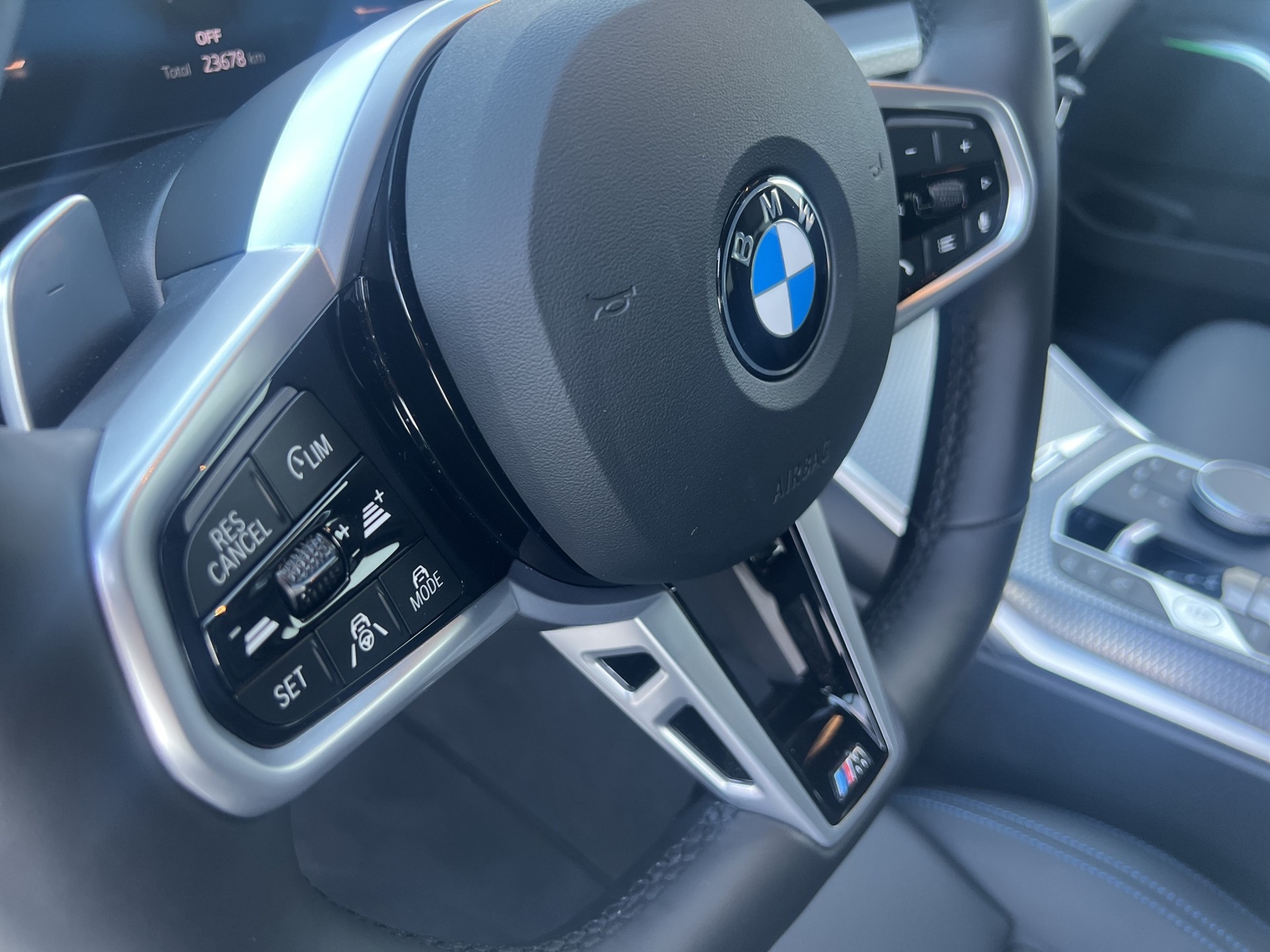 BMW 320d xDr 48V Tour M Sport-image-11