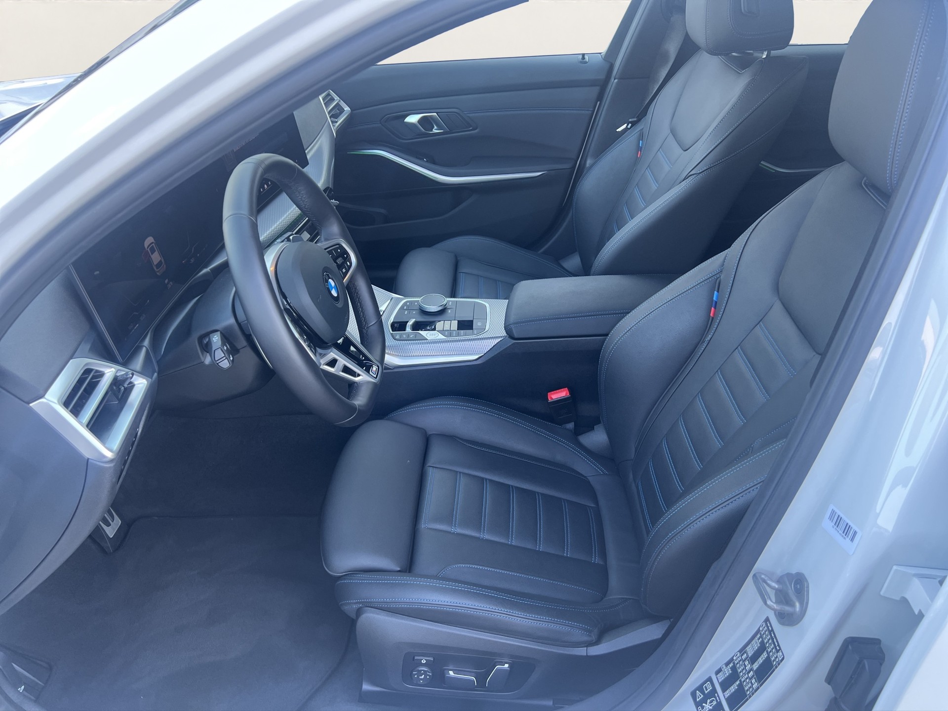 BMW 320d xDr 48V Tour M Sport-image-9