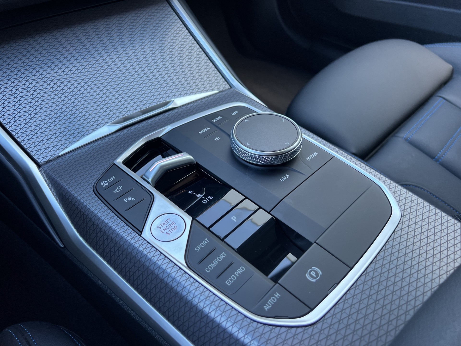 BMW 320d xDr 48V Tour M Sport-image-13