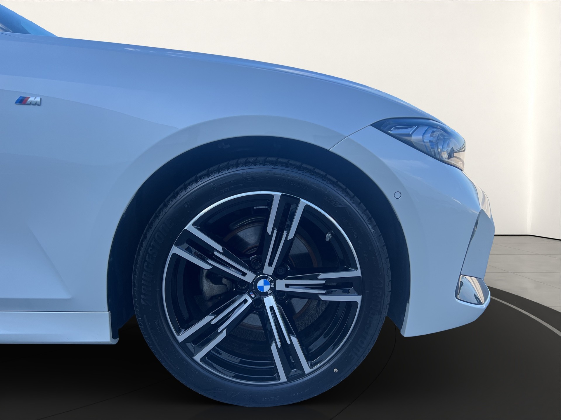 BMW 320d xDr 48V Tour M Sport-image-6