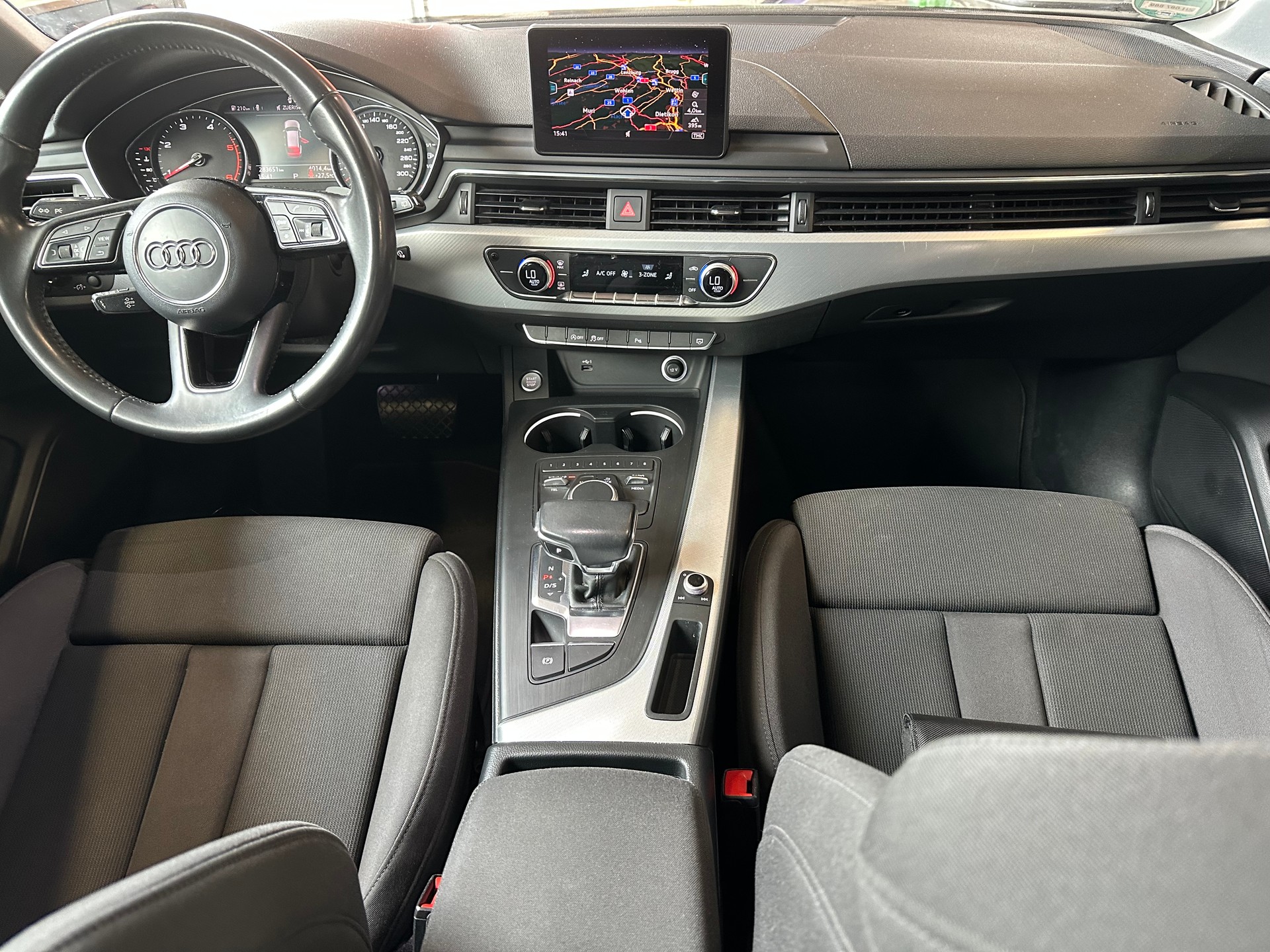 AUDI A4 Avant 2.0 TDI S-tronic-image-13