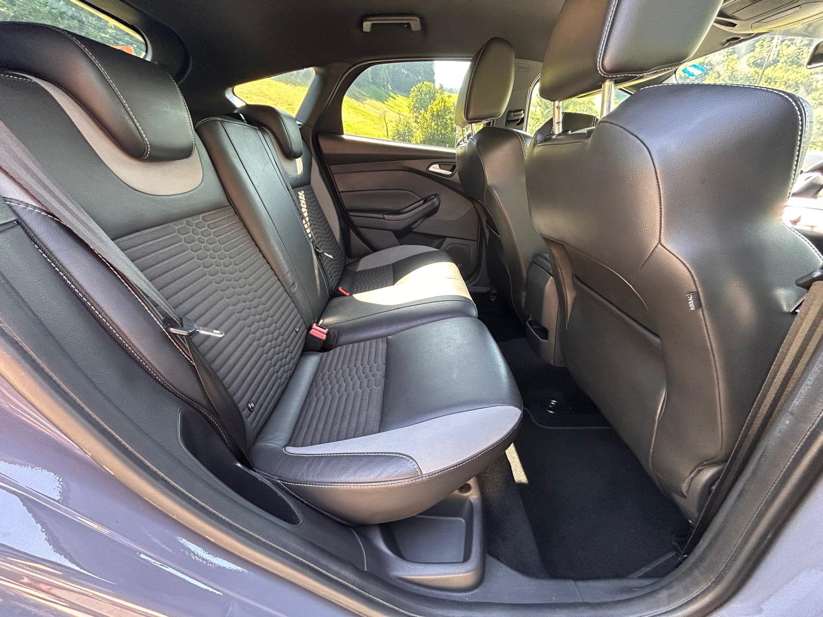 FORD Focus 2.0 TDCi ST2-image-9