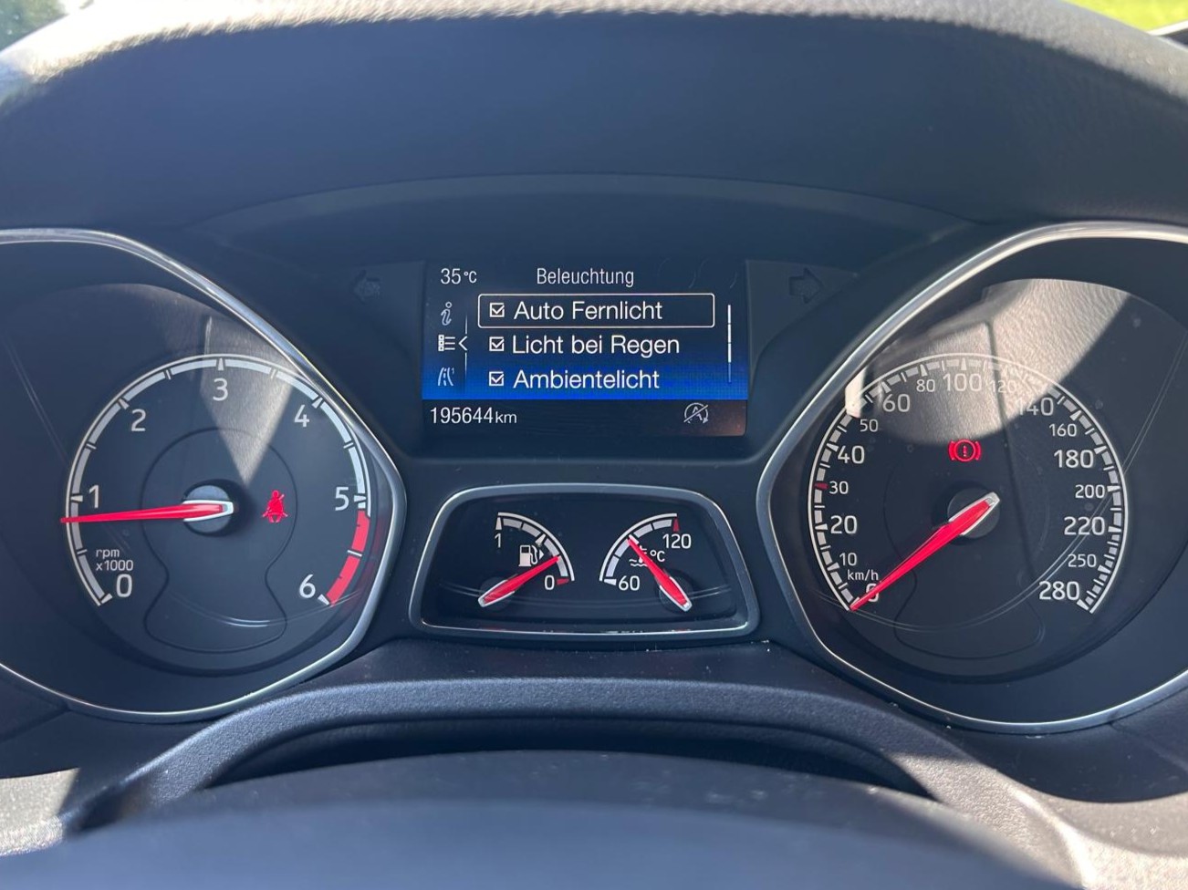 FORD Focus 2.0 TDCi ST2-image-24
