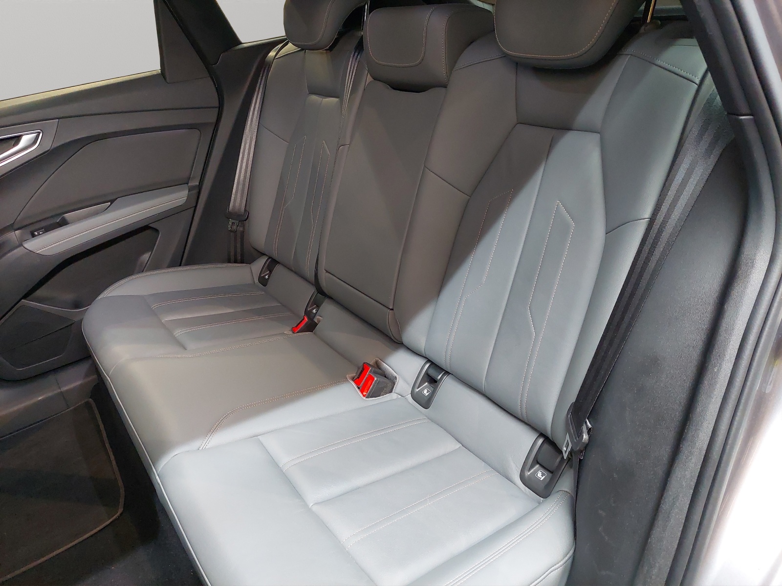 AUDI Q4 e-tron 40-image-7