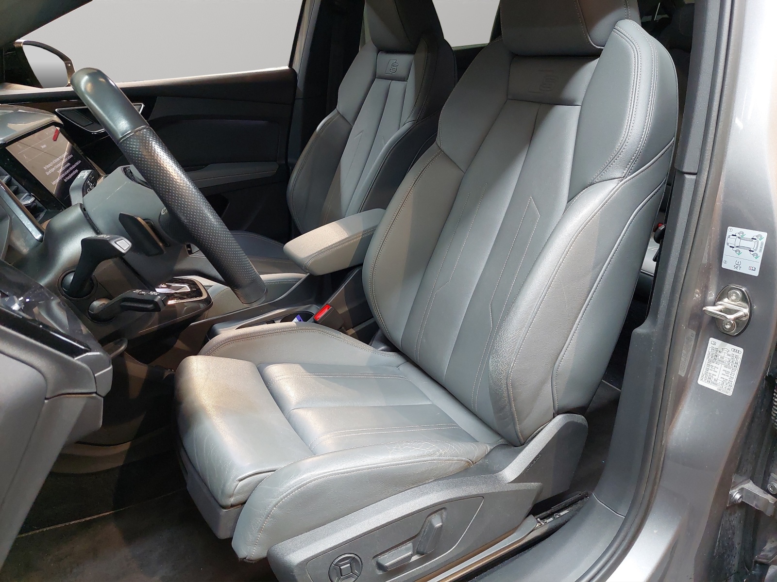 AUDI Q4 e-tron 40-image-5