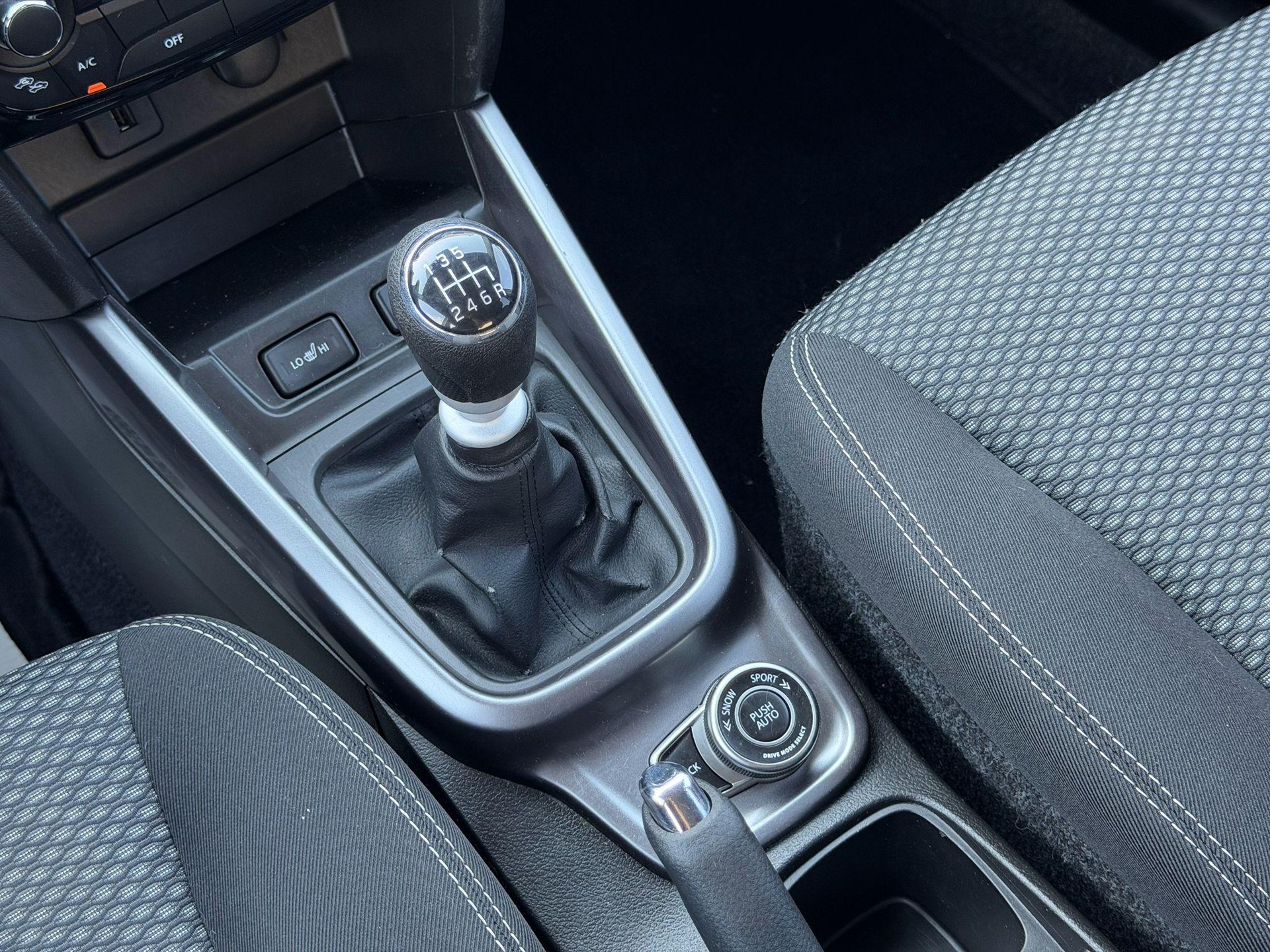 SUZUKI Vitara 1.4 T Generation Top Hybrid 4x4-image-13
