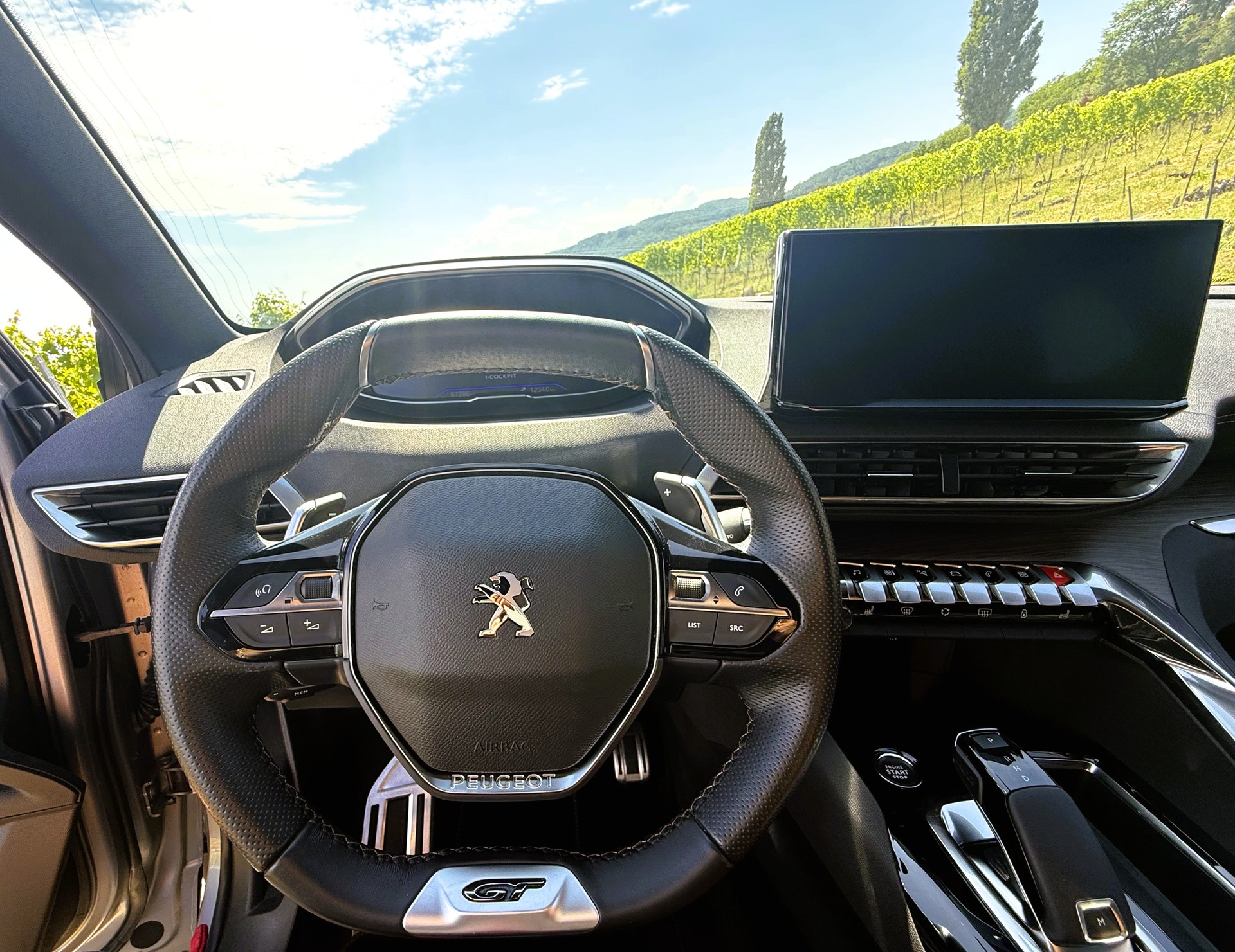 PEUGEOT 5008 1.6 Pure Tech GT Pack EAT8-image-13