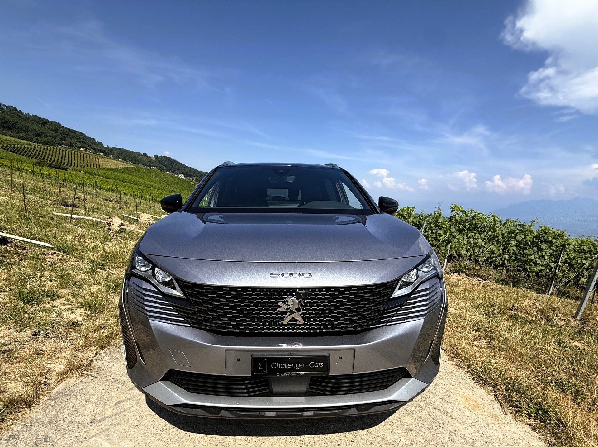PEUGEOT 5008 1.6 Pure Tech GT Pack EAT8-image-1