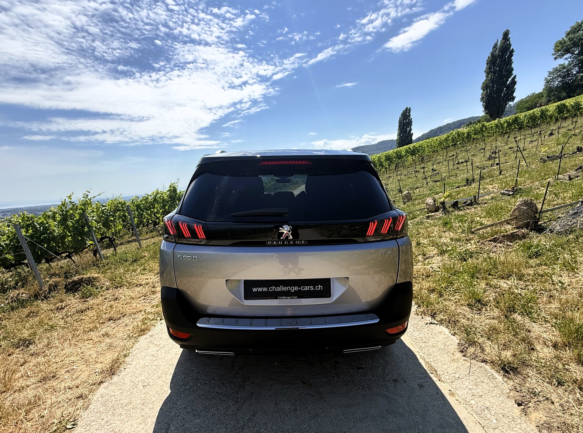 PEUGEOT 5008 1.6 Pure Tech GT Pack EAT8-image-4