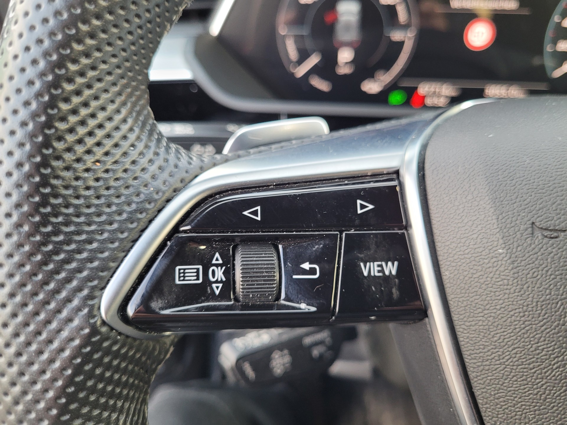 AUDI 55 S Line Black Edition quattro-image-5