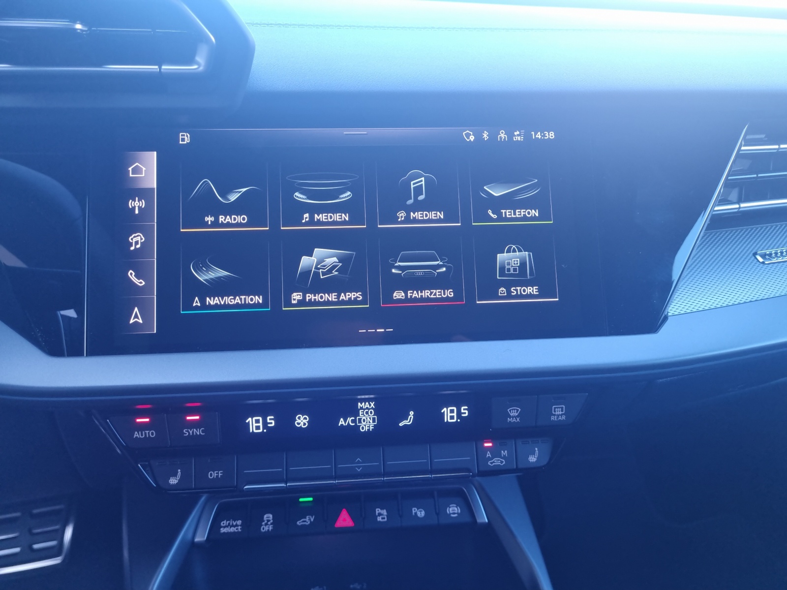 AUDI A3 Sportback TFSI e 200 kW S line S tronic-image-10