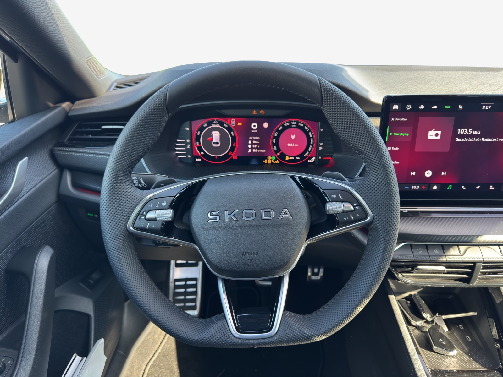 SKODA Octavia Sportline Dynamic-image-9