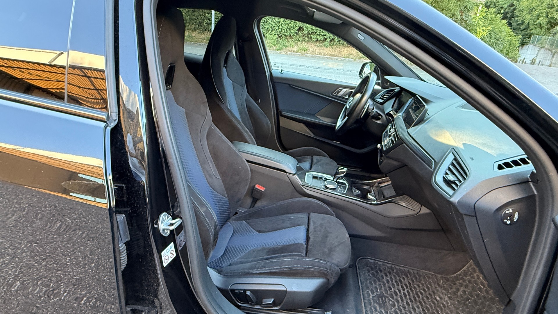 BMW 120d xDrive Steptronic M Sport-image-13