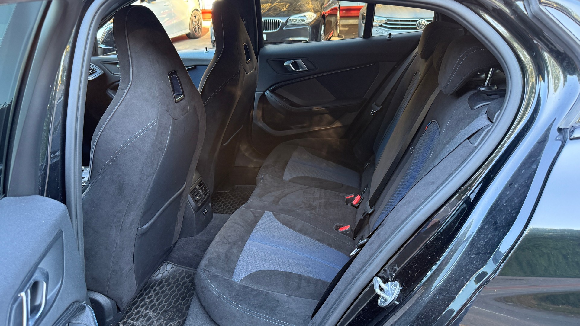 BMW 120d xDrive Steptronic M Sport-image-10