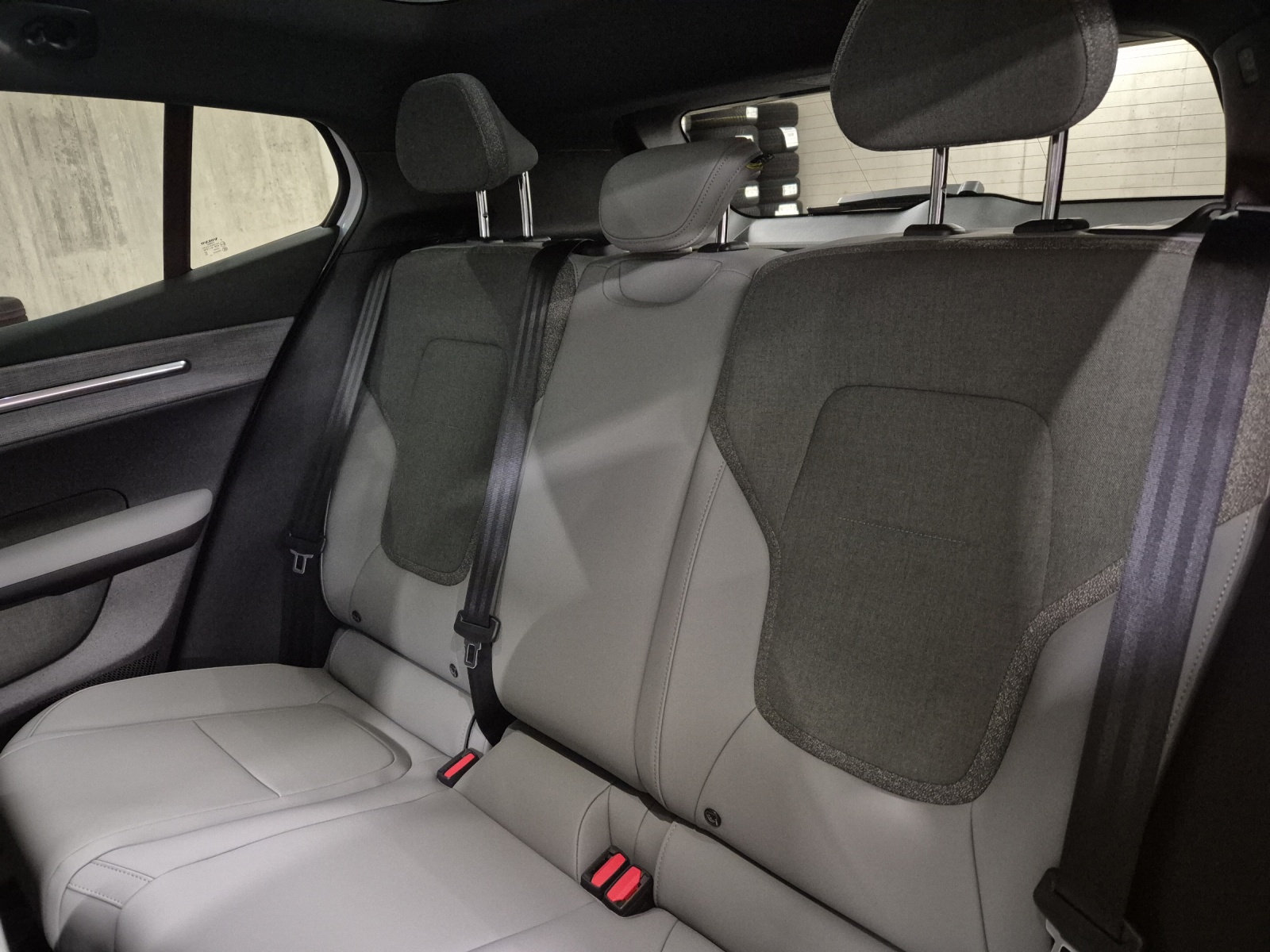 VOLVO EX30 CC E60 Twin Performance AWD-image-15