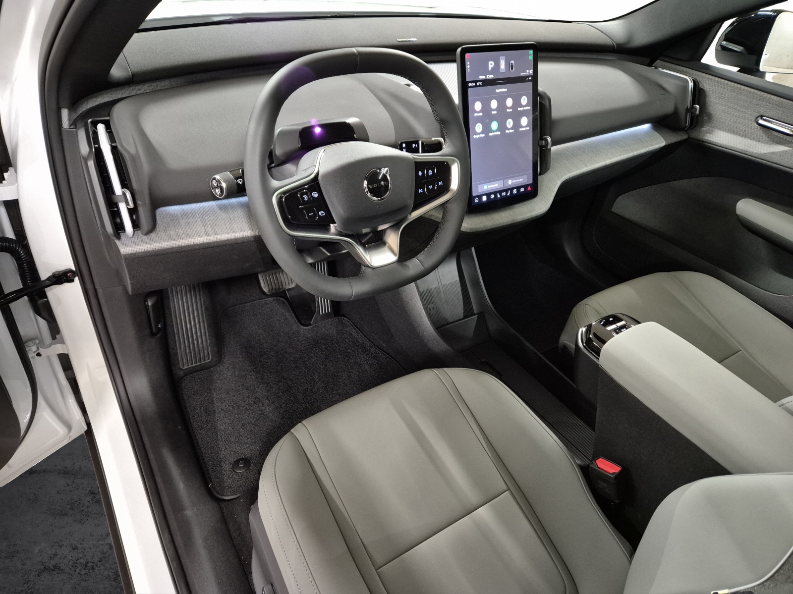 VOLVO EX30 CC E60 Twin Performance AWD-image-8