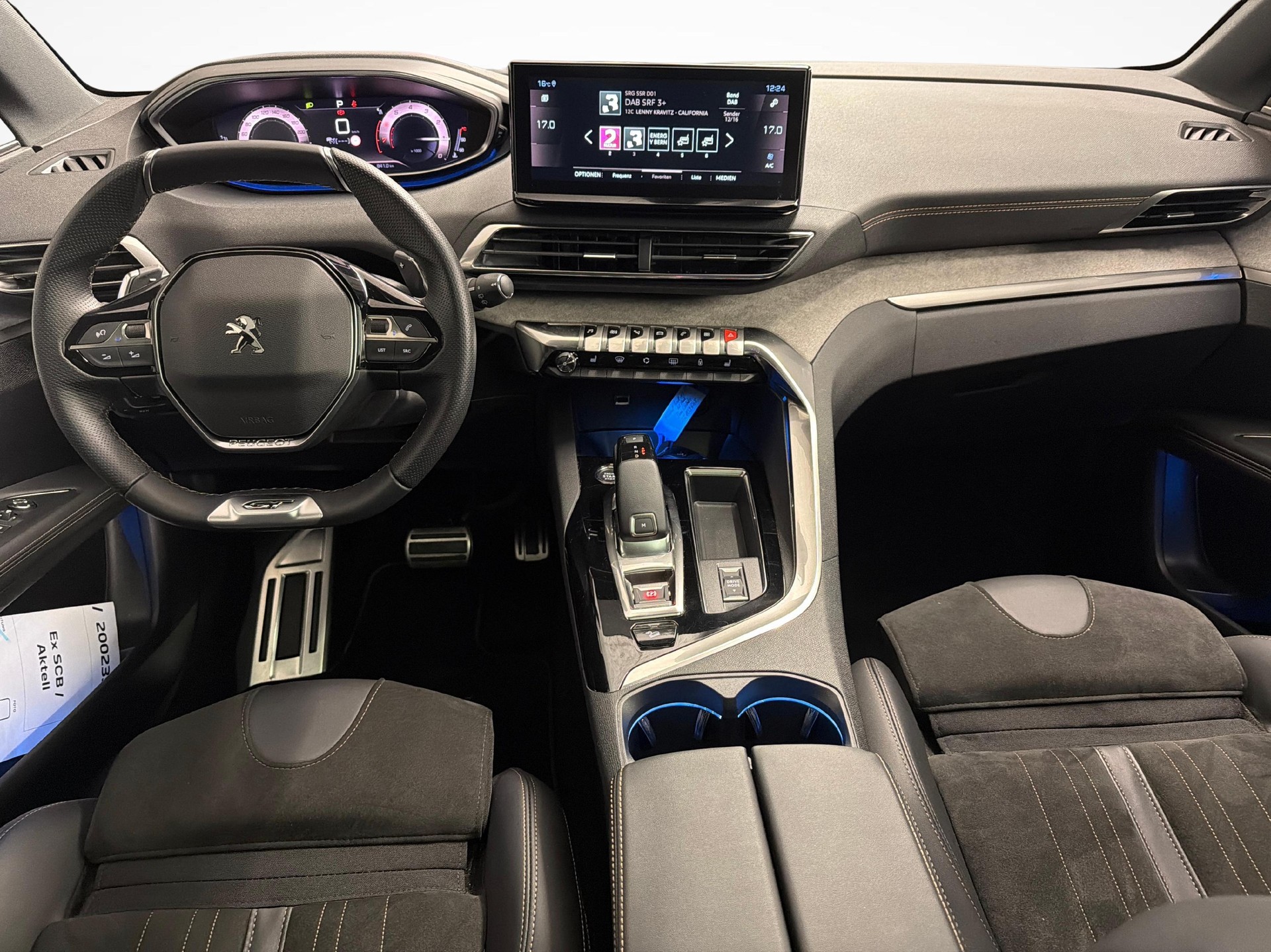 PEUGEOT 3008 1.2 PureTech GT Pack-image-8