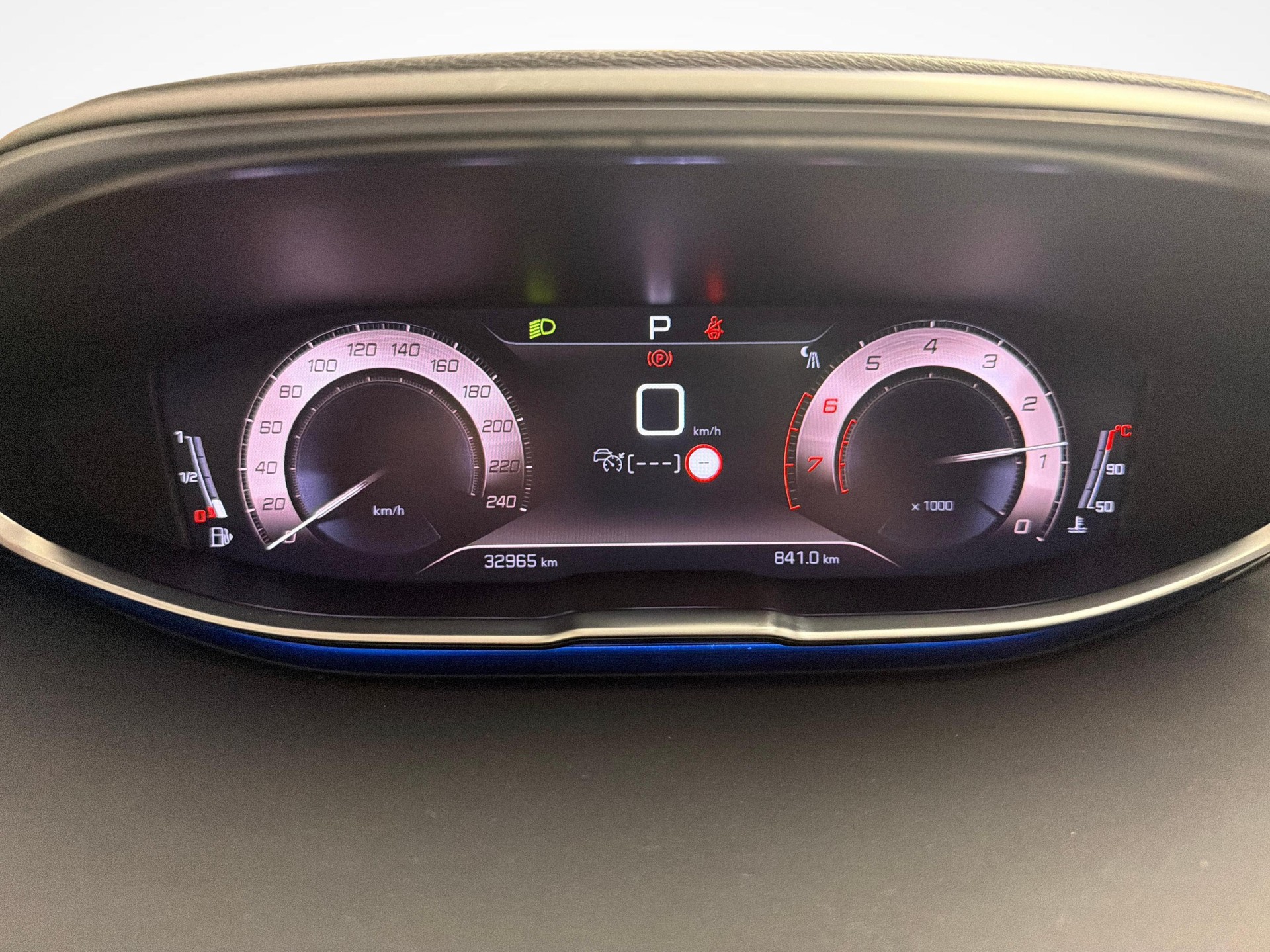 PEUGEOT 3008 1.2 PureTech GT Pack-image-12