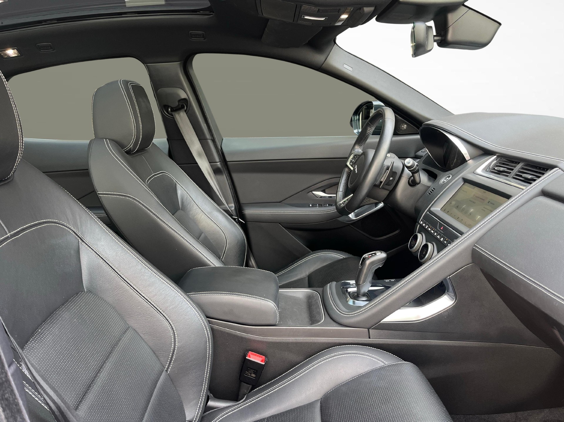 JAGUAR E-Pace 2.0 T 200 R-Dynamic S AWD-image-9