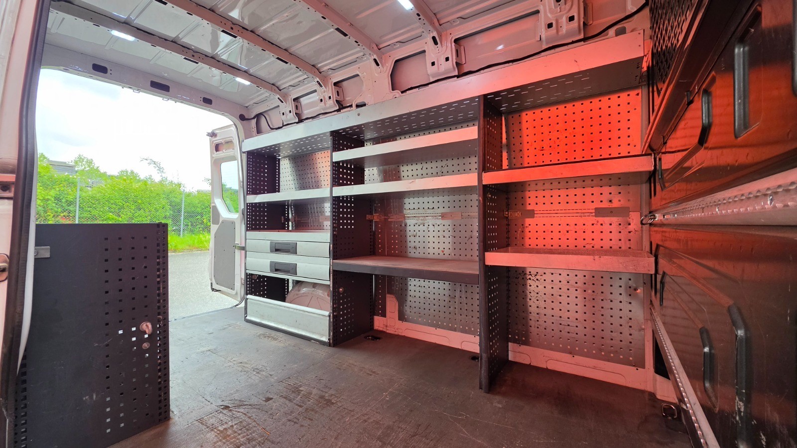 VW Crafter 35 2.0 BiTDI 177PS Automat-image-6
