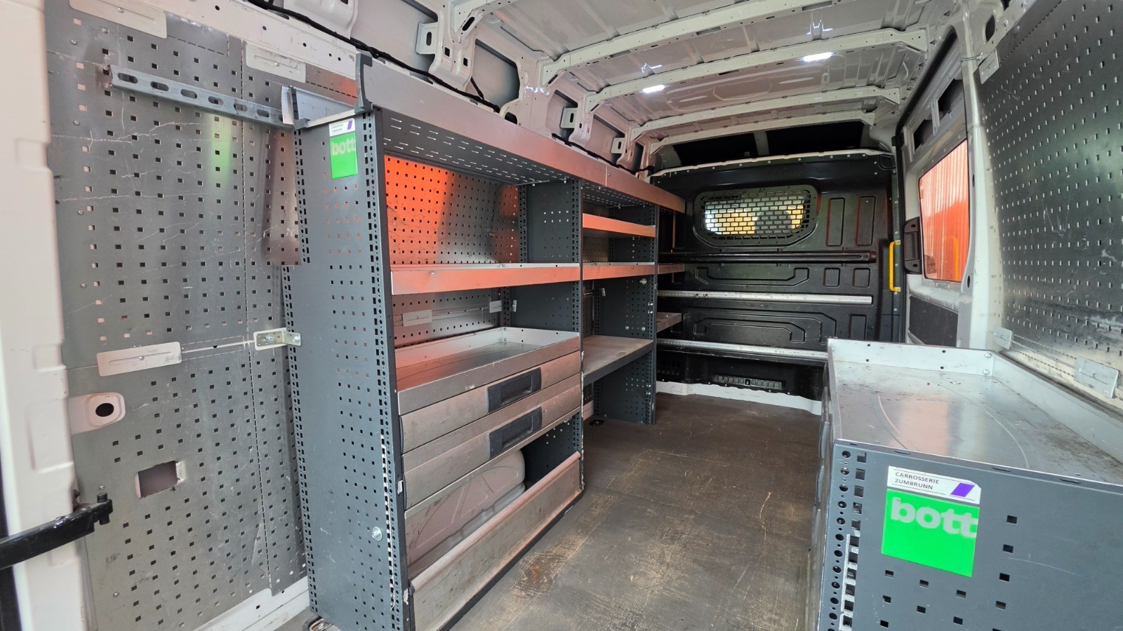 VW Crafter 35 2.0 BiTDI 177PS Automat-image-7
