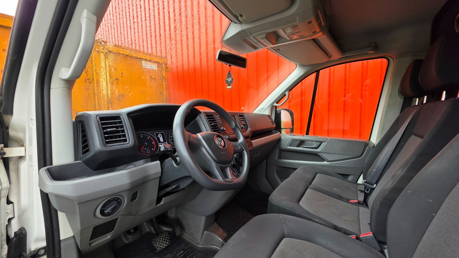 VW Crafter 35 2.0 BiTDI 177PS Automat-image-9