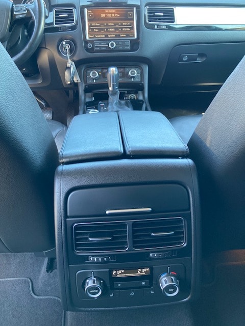 VW Touareg 3.0 TDI BlueMotion Technology Tiptronic-image-8