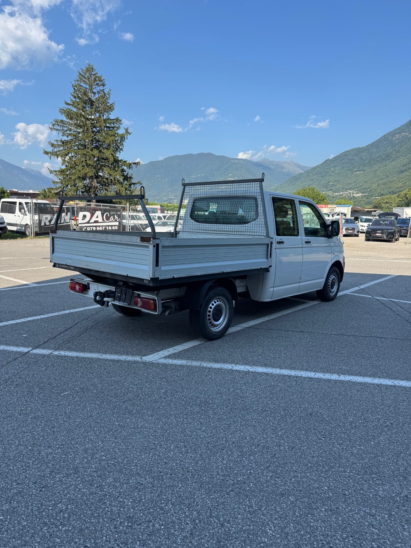 VW T5 2.0 TDI-image-1