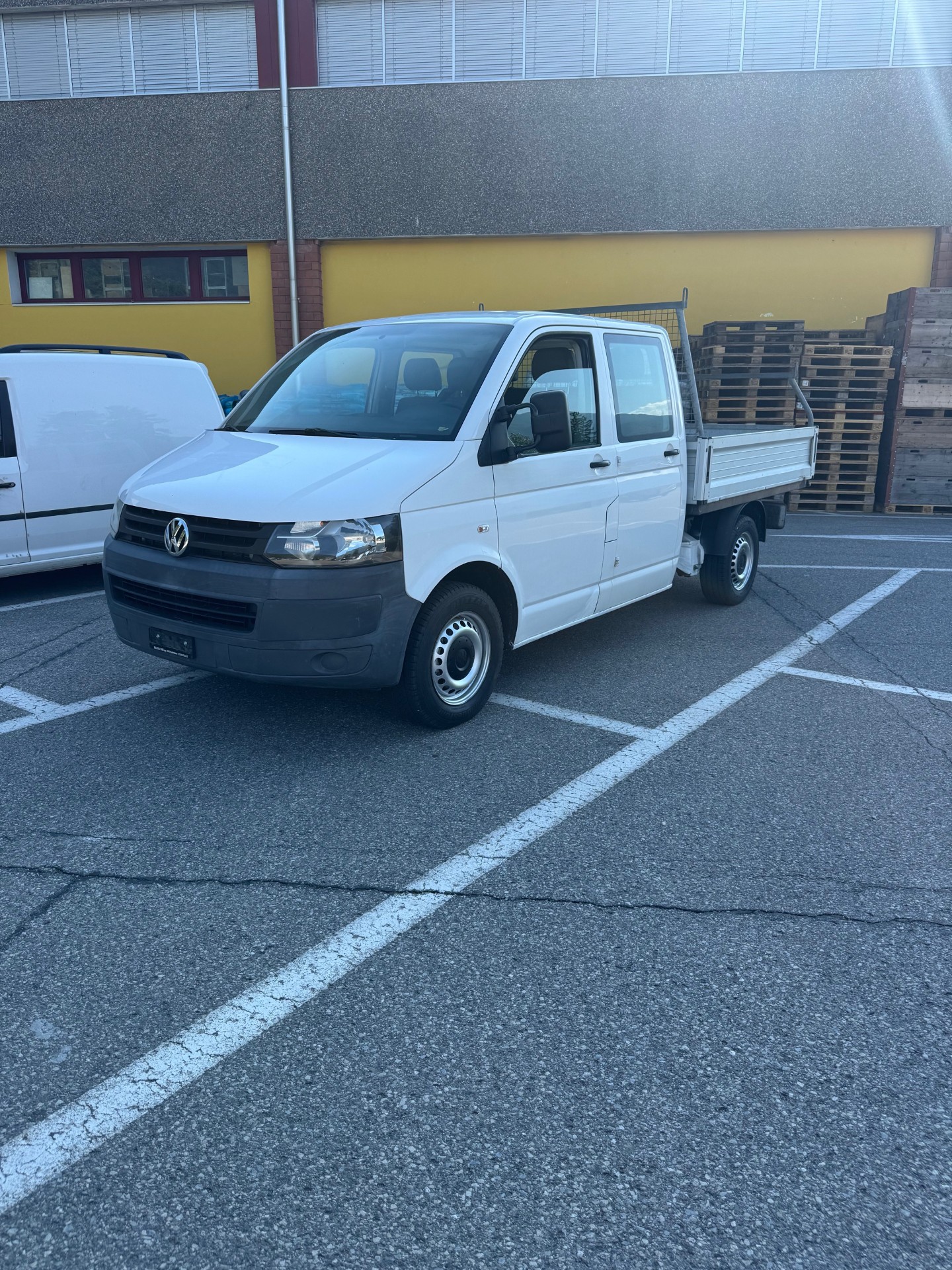 VW T5 2.0 TDI-image-0