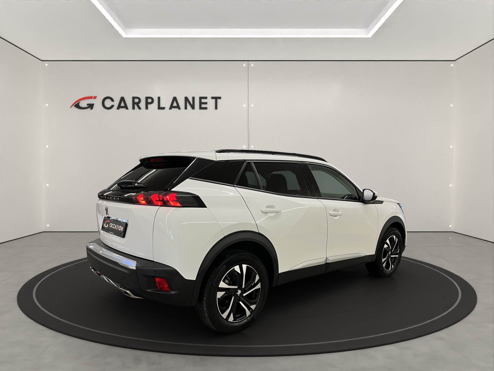 PEUGEOT 2008 1.2 PureTech 130 Allure-image-4