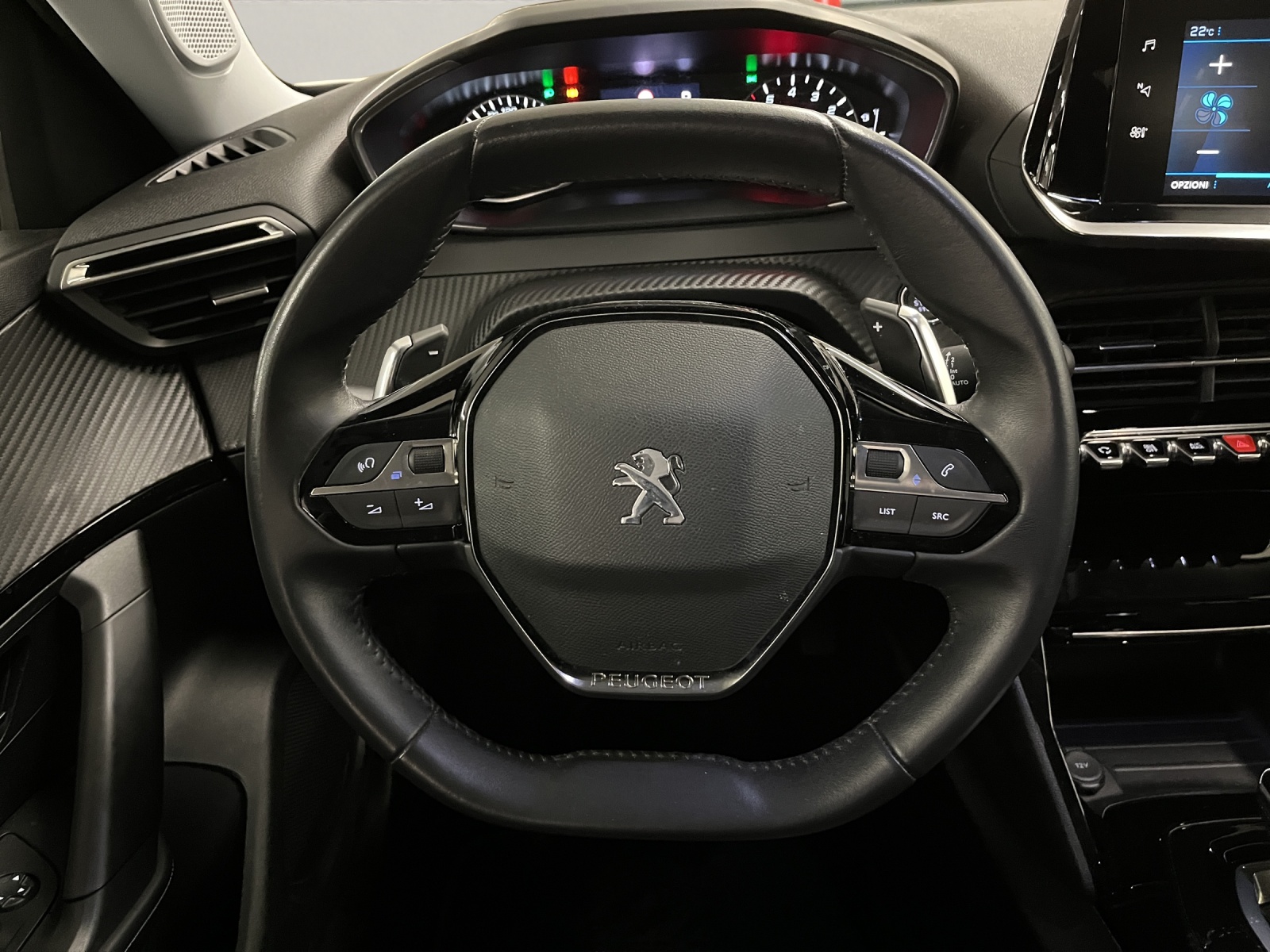 PEUGEOT 2008 1.2 PureTech 130 Allure-image-8