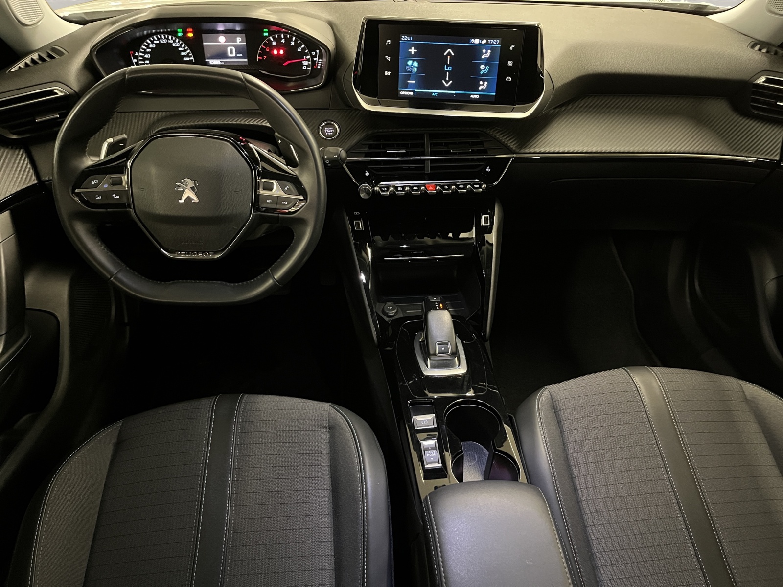 PEUGEOT 2008 1.2 PureTech 130 Allure-image-7