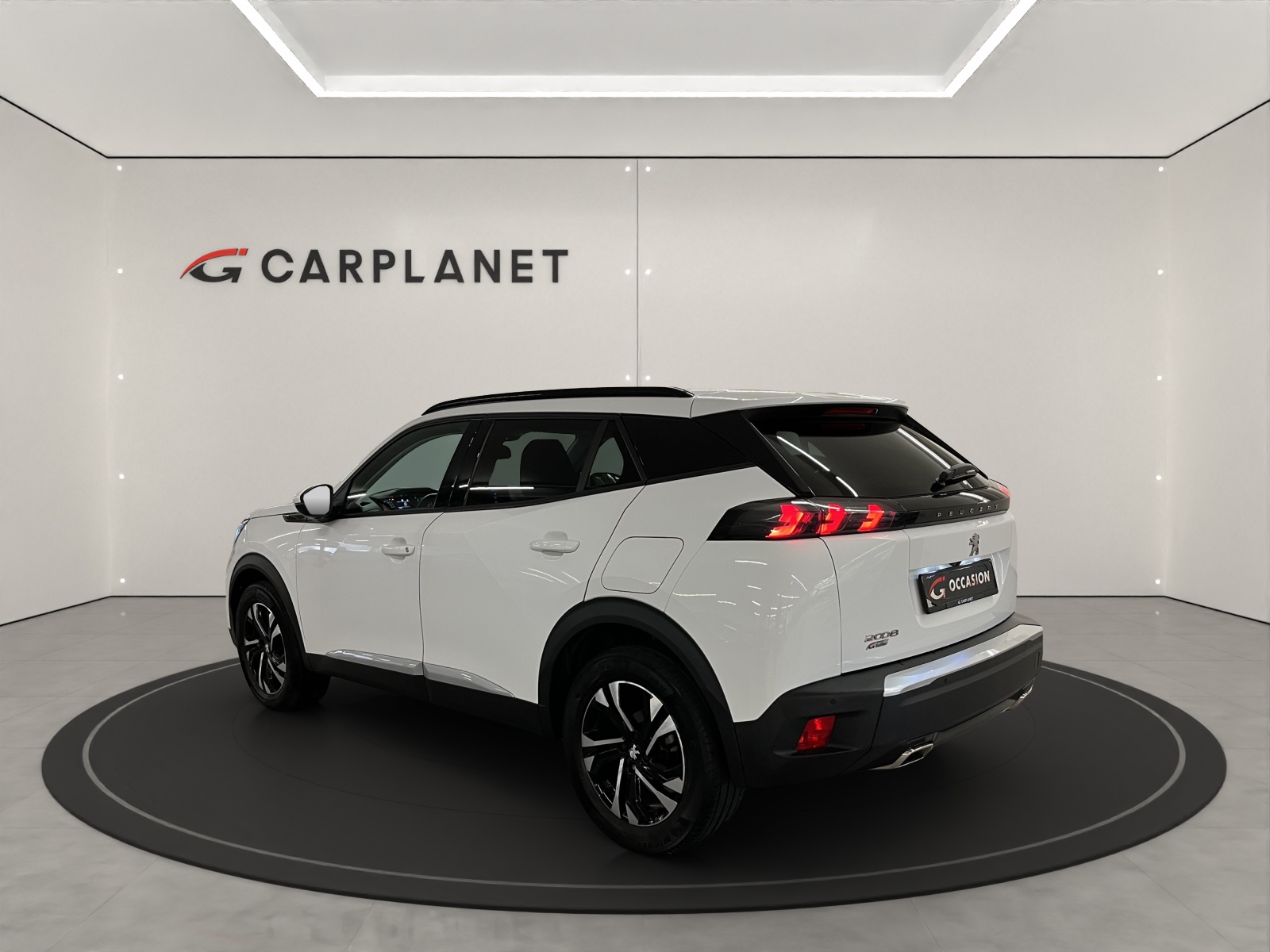 PEUGEOT 2008 1.2 PureTech 130 Allure-image-3