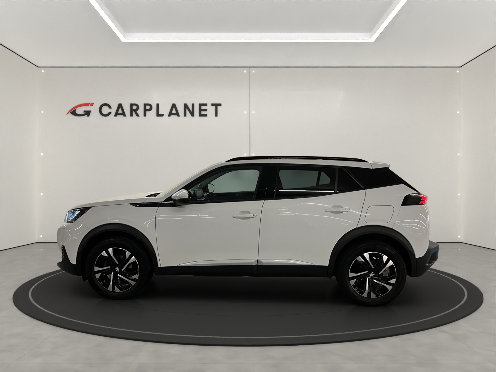 PEUGEOT 2008 1.2 PureTech 130 Allure-image-2