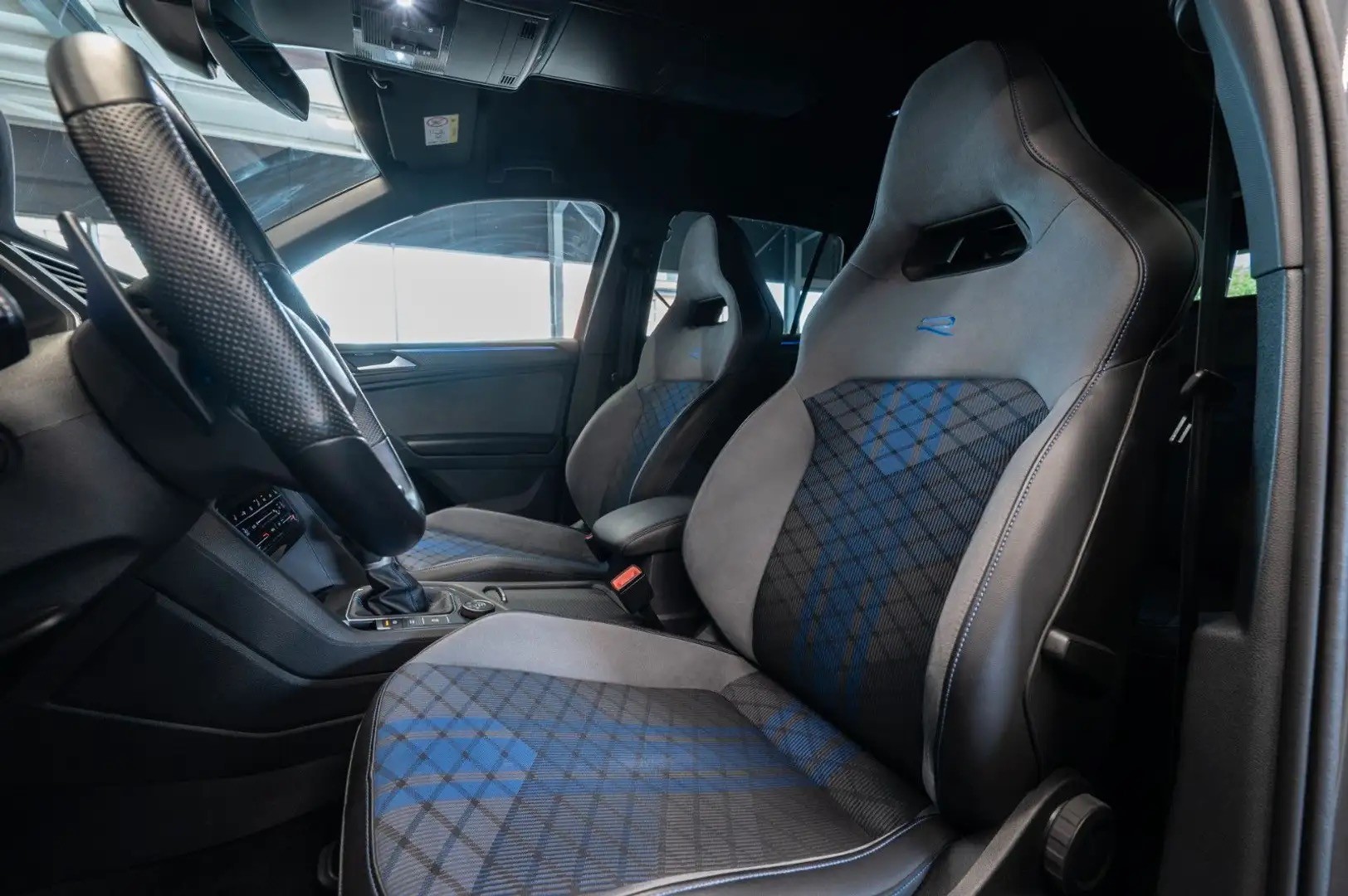 VW Volkswagen Tiguan R 4Motion| BLACK-STYLE|R-SITZE|H&K | 12 MONATE GARANTIE-image-9