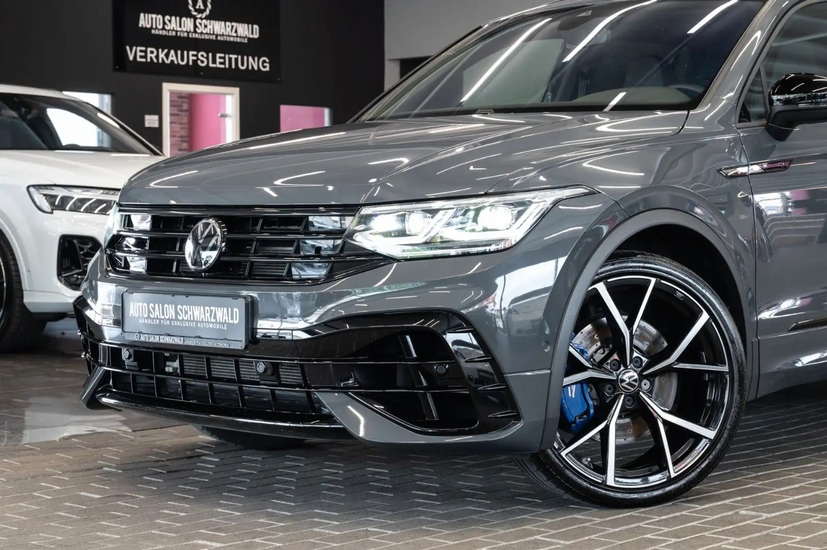 VW Volkswagen Tiguan R 4Motion| BLACK-STYLE|R-SITZE|H&K | 12 MONATE GARANTIE-image-1