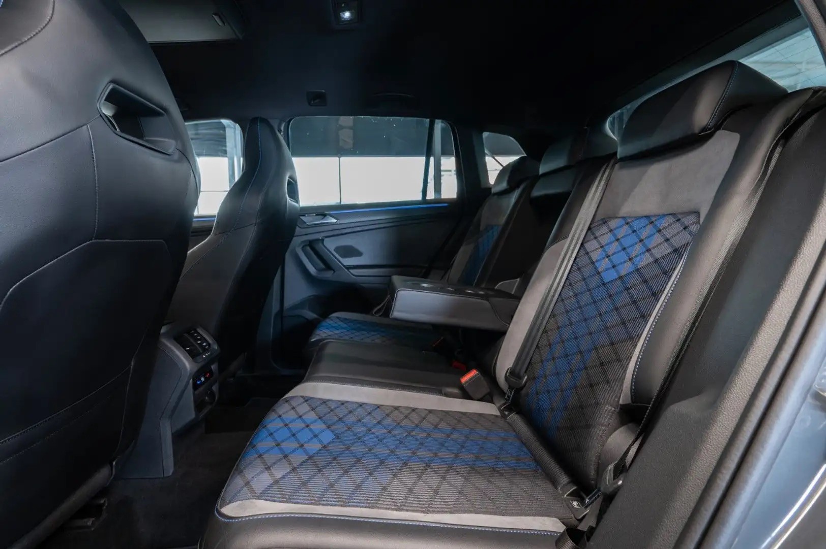 VW Volkswagen Tiguan R 4Motion| BLACK-STYLE|R-SITZE|H&K | 12 MONATE GARANTIE-image-10