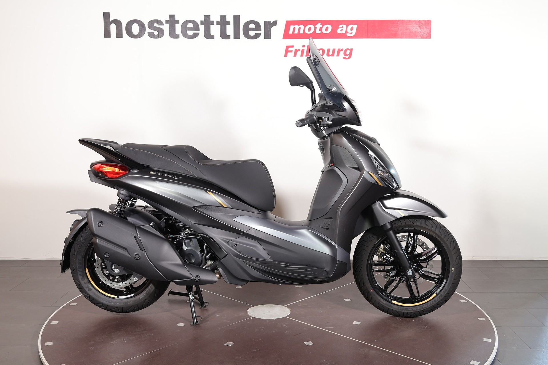 PIAGGIO Beverly 400 25th Anniversary-showroom-element-1