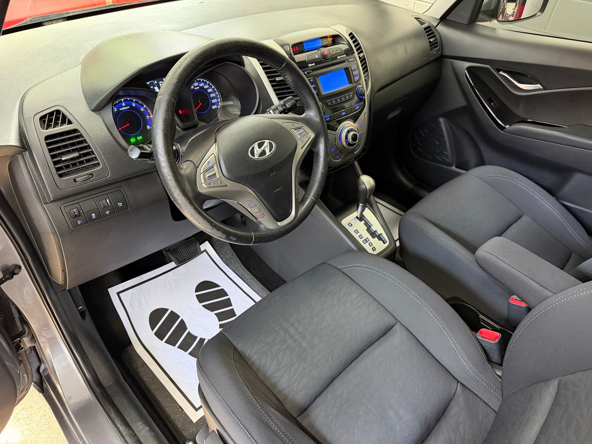 HYUNDAI iX20 1.6 Premium Automatic //NEU AB MFK!-image-9