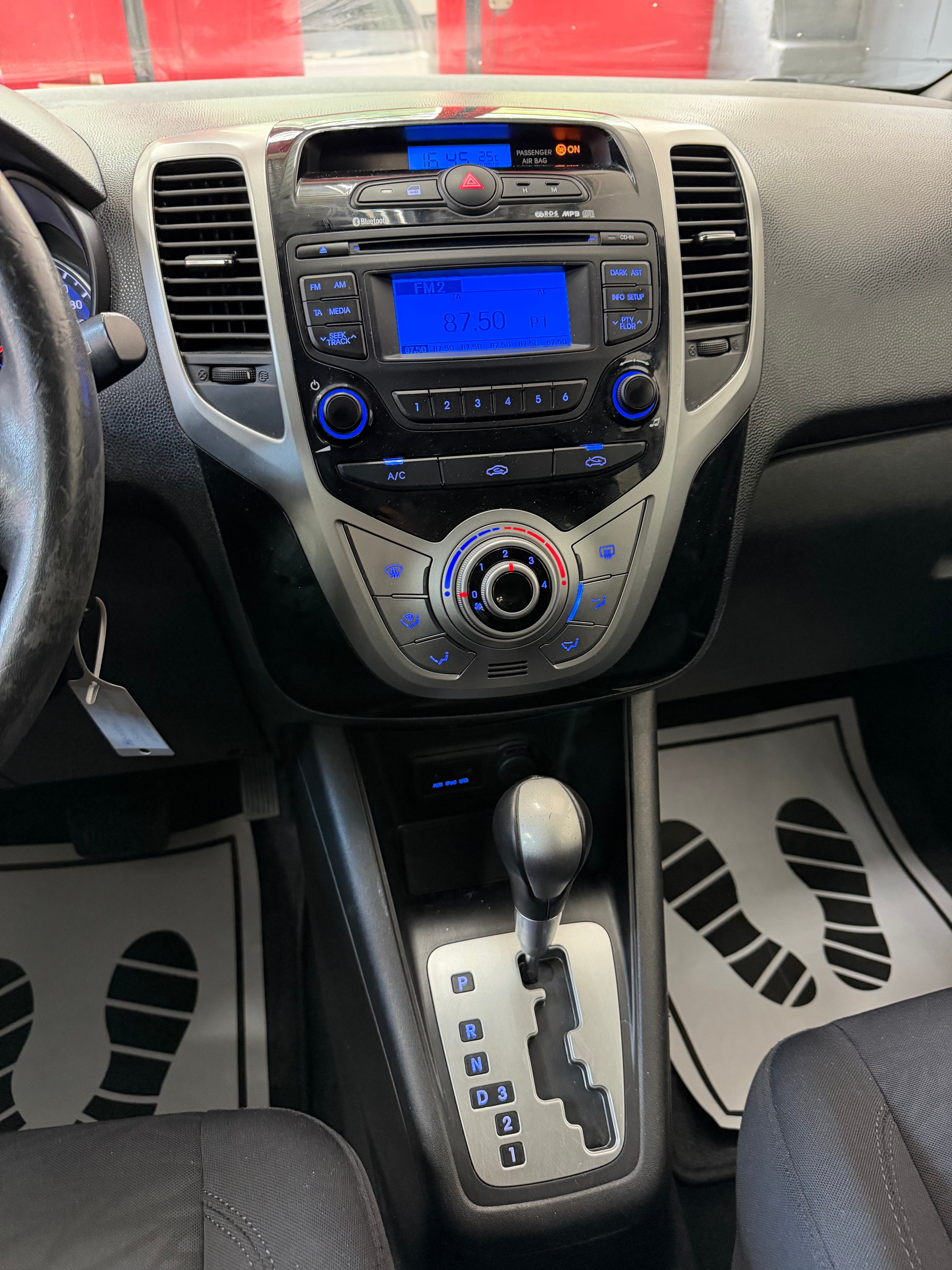 HYUNDAI iX20 1.6 Premium Automatic //NEU AB MFK!-image-12