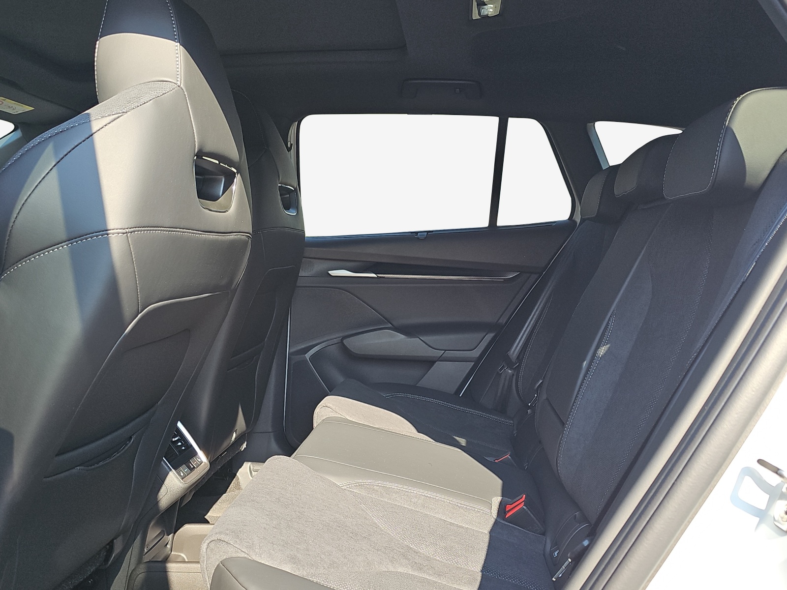 SKODA Enyaq 85x Sportline 4x4-image-11
